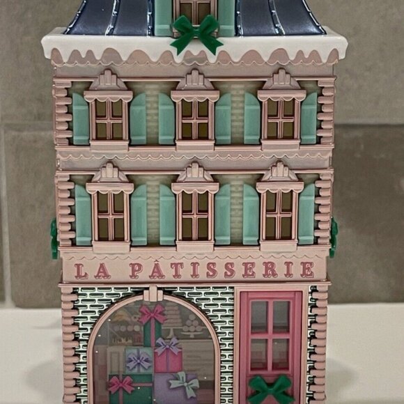 Bath Body Works Emily Paris Holiday Bakeshop Projector Wallflower Fragrance Plug - Picture 3 of 4